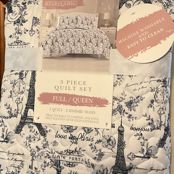 Quilt 3 Piece Quilt Set, Eiffel Towers with Flowers, Off White, and Dark Blue - Picture 4 of 4